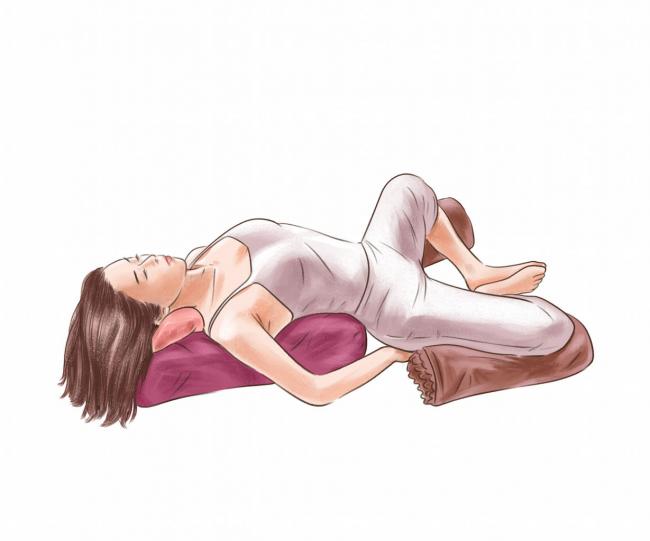 仰躺束腳式 Supta Bandha Konasana