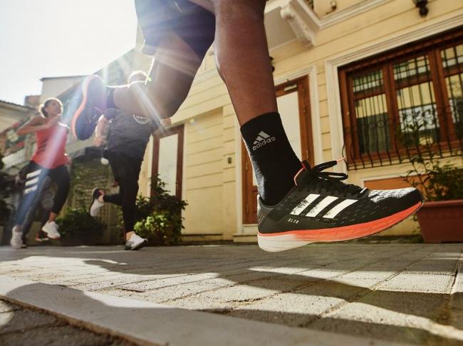 adidasSL20跑鞋