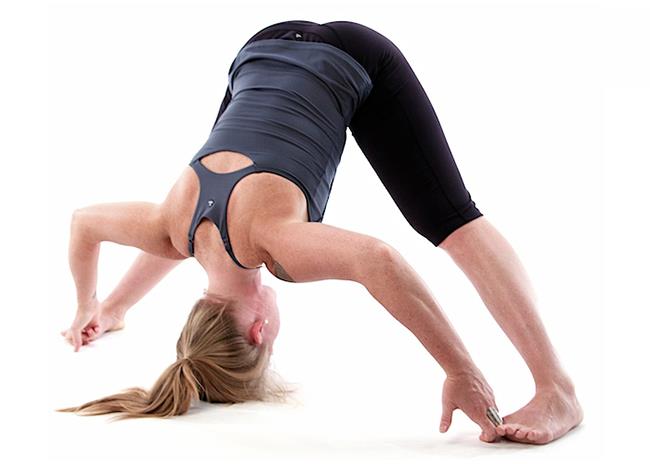 分腿前彎式 Extended Leg Forward Bend