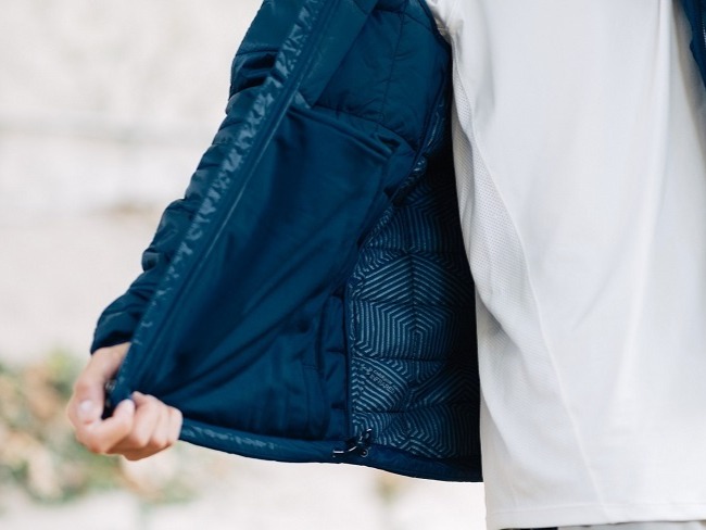 UA Insulated 保暖外套