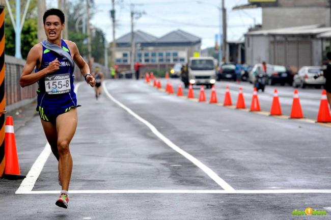 2014 MIZUNO接力賽中最後一棒江晏慶