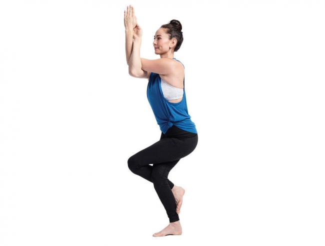 鷹式 Eagle pose