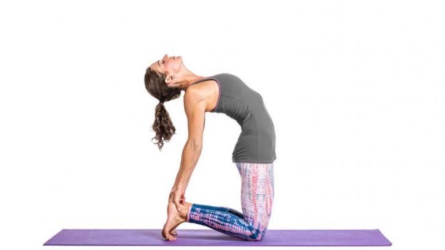 駱駝式 Camel Pose