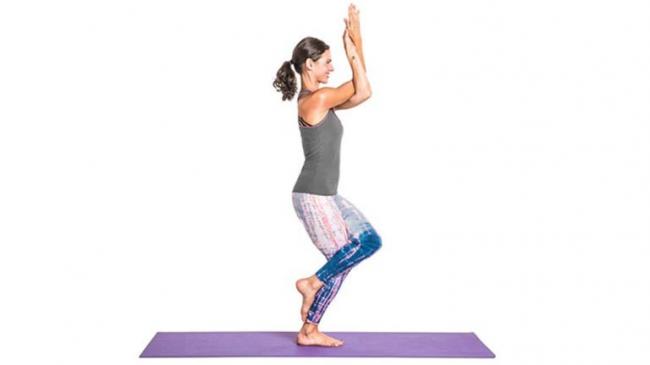 鷹式 Eagle pose