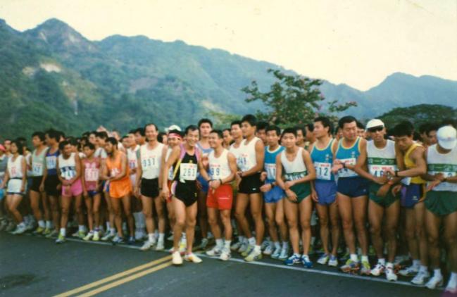 曾文水庫馬拉松，左五531號為蘇子寧、右六為黃崇華