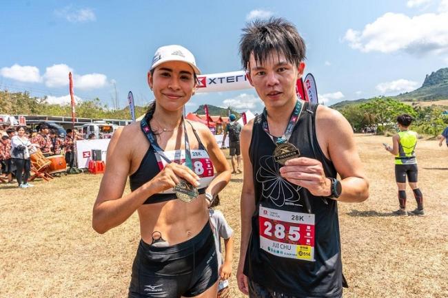 越野跑 28 公里組雙冠軍