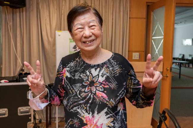 94歲仍活潑好動又中氣十足的趙奶奶