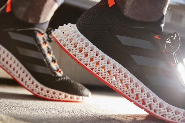 adidas 4DFWD旗艦跑鞋