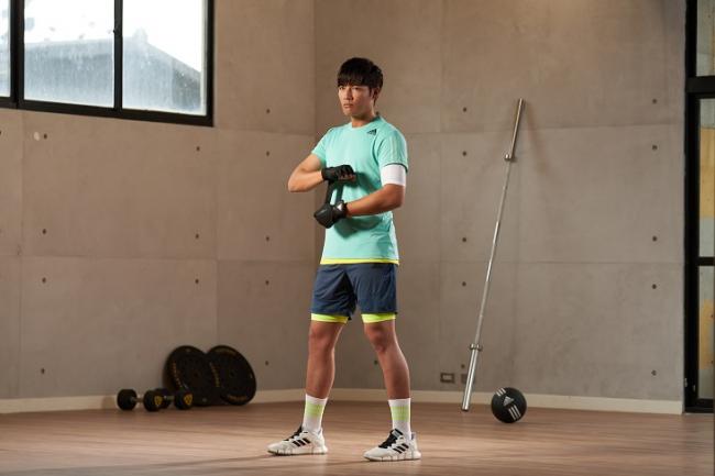 adidas王維中