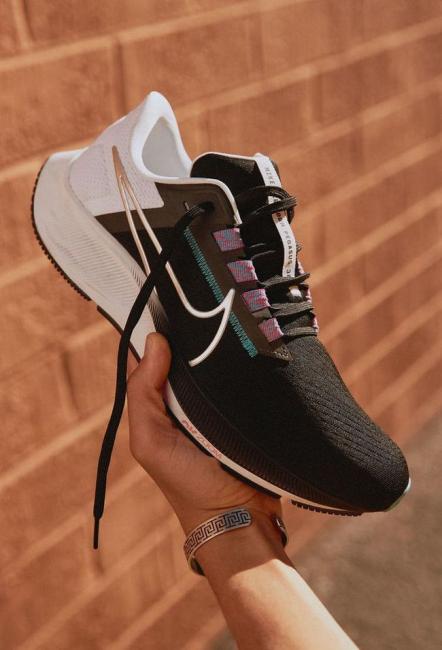  Nike 小飛馬 Air Zoom Pegasus 38 跑鞋