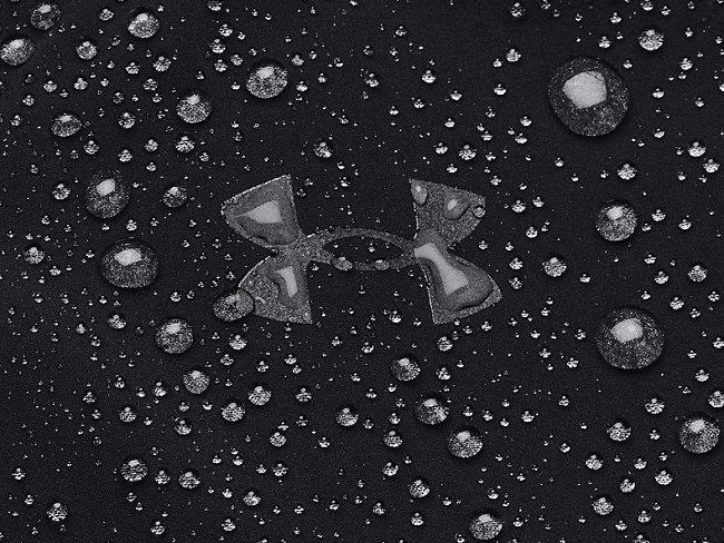 UA STORM透氣效能的科技面料