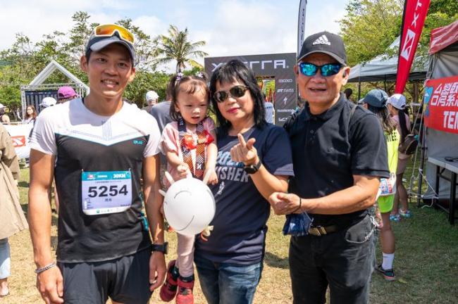 2022 XTERRA Taiwan在墾丁舉辦，周青雙親難得可以就近前來加油陪伴