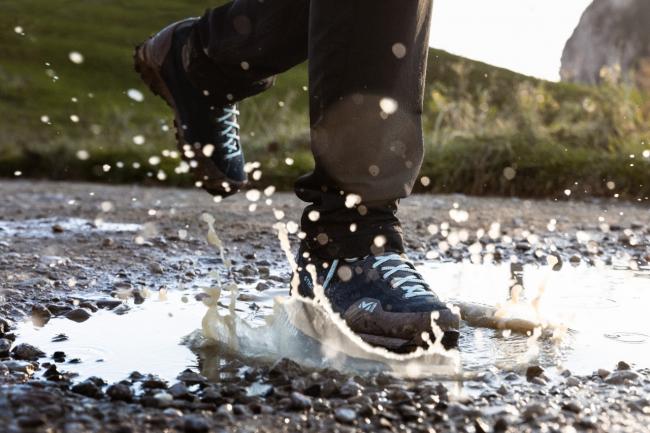 Millet「G TREK 3 GTX 防水中筒登山鞋」，鞋面採用皮革及防水透氣的 GORE-TEX ® 面料