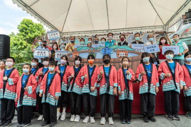 開報記者會的開幕由三民國小太鼓隊演出