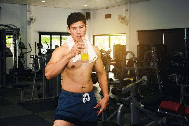 阻力運動組使用各式阻力器材完成他們被指定的訓練組數和次數，以確保鍛鍊到所有主要肌肉群