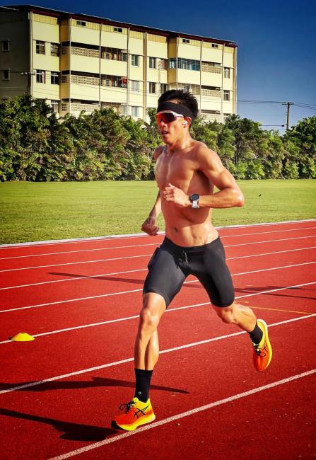 三鐵戰神張團畯透過Forerunner 955備賽訓練，精準了解自身消耗及恢復狀況是否達到平衡