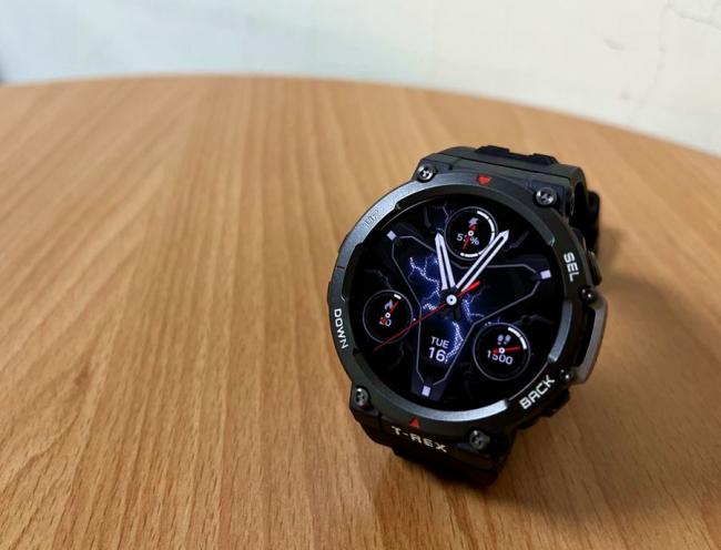 Amazfit T-Rex 2 午夜黑款開箱，錶盤可以自行選擇樣式和資訊呈現方式