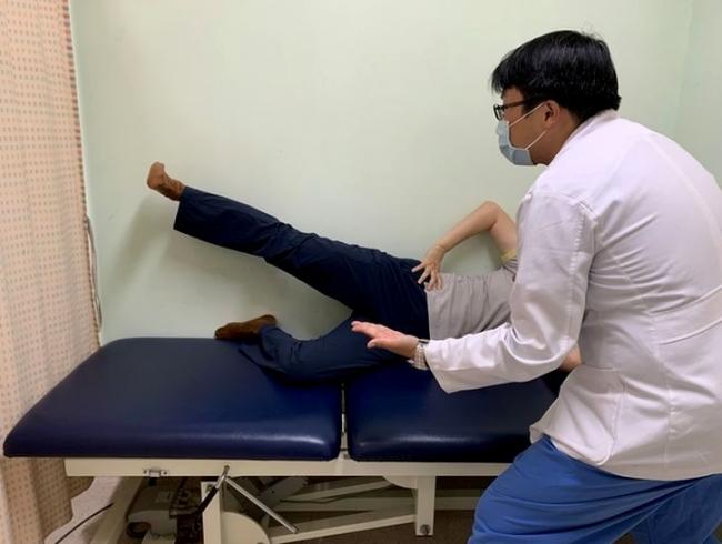 側抬腿運動：訓練臀部肌力