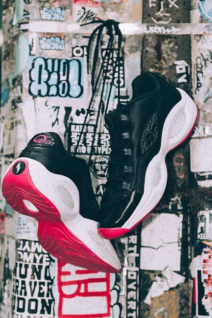  PHANTACi X REEBOK Question Low 寶藏聯名是對引領籃球街頭潮流文化的巨星艾佛森的致敬
