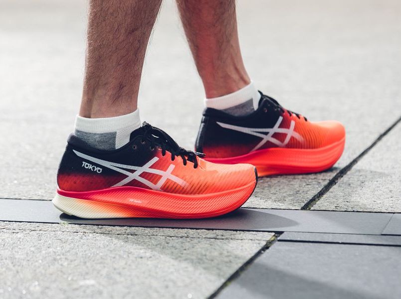 針對步幅型跑者的ASICS METASPEED SKY