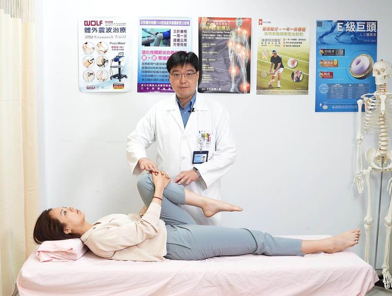 10分鐘躺著舒緩腰痛！  醫師親授「抱膝直腿運動」改善下背痛  