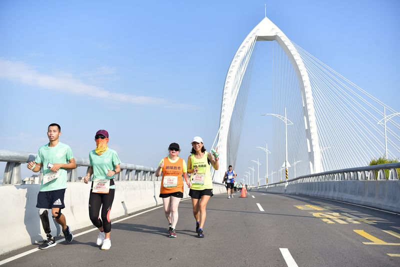 羅布森伴城路跑10/30桃園站、12/11高雄站開報   跑出全台最低碳！
