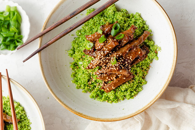 牛肉佐西蘭花米
